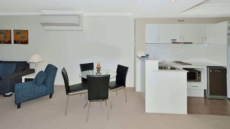 Dolphin Quay Apartment Hotel Room