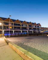 Dolphin Quay Apartment Hotel
