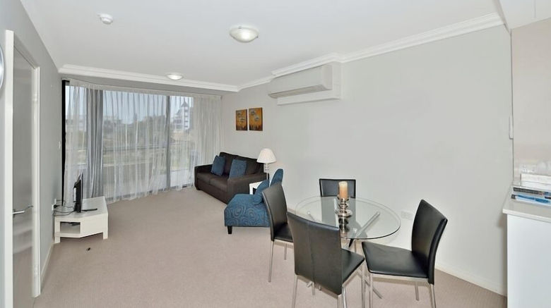 <b>Dolphin Quay Apartment Hotel Room</b>. Images powered by <a href="https://www.leonardoworldwide.com/" title="Leonardo Worldwide" target="_blank">Leonardo</a>.