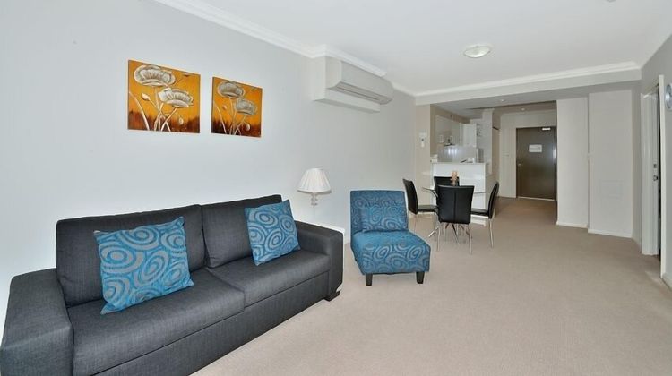 Dolphin Quay Apartment Hotel Room