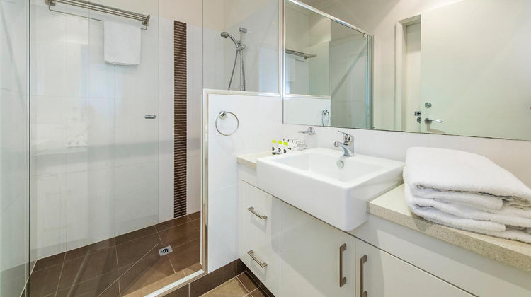 Dolphin Quay Apartment Hotel Room