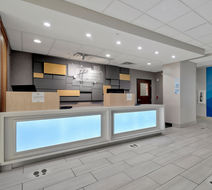 Holiday Inn Express & Stes Lufkin South Lobby