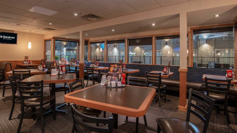 <b>Sandman Inn Revelstoke Restaurant</b>. Images powered by <a href="https://www.leonardoworldwide.com/" title="Leonardo Worldwide" target="_blank">Leonardo</a>.