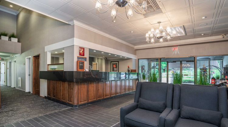 Sandman Inn Revelstoke Lobby