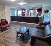 Red Roof Inn LaGrange Lobby