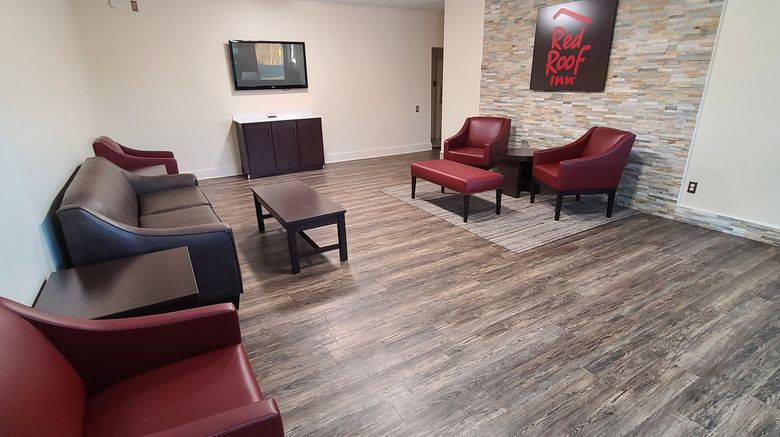 <b>Red Roof Inn LaGrange Lobby</b>. Images powered by <a href="https://www.leonardoworldwide.com/" title="Leonardo Worldwide" target="_blank">Leonardo</a>.