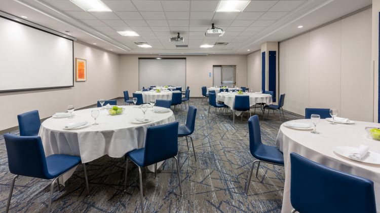Holiday Inn Express Hotel & Suites Meeting