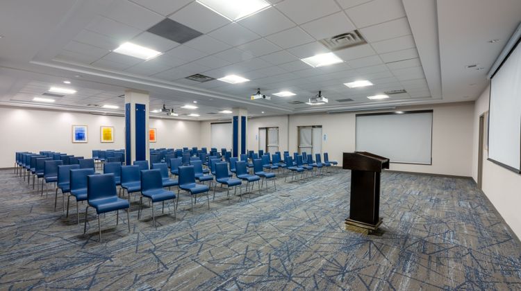 Holiday Inn Express Hotel & Suites Meeting