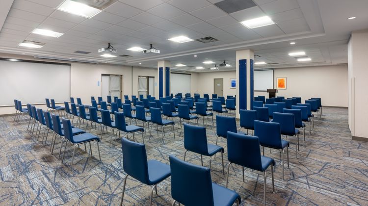 Holiday Inn Express Hotel & Suites Meeting