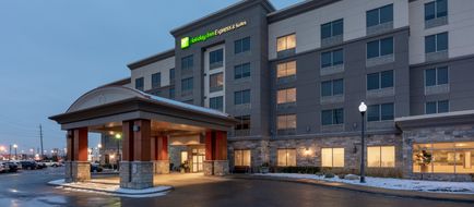 Holiday Inn Express Hotel & Suites Exterior