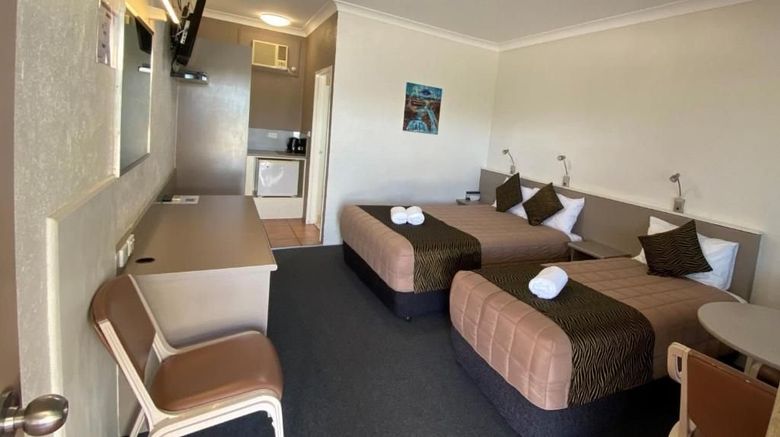 <b>Sapphire City Motor Inn Room</b>. Images powered by <a href="https://www.leonardoworldwide.com/" title="Leonardo Worldwide" target="_blank">Leonardo</a>.