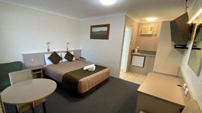 <b>Sapphire City Motor Inn Room</b>. Images powered by <a href="https://www.leonardoworldwide.com/" title="Leonardo Worldwide" target="_blank">Leonardo</a>.