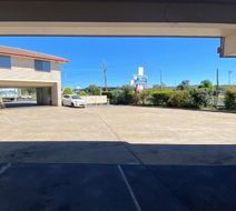 Sapphire City Motor Inn Exterior