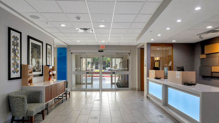 Holiday Inn Express & Stes Lufkin South Lobby