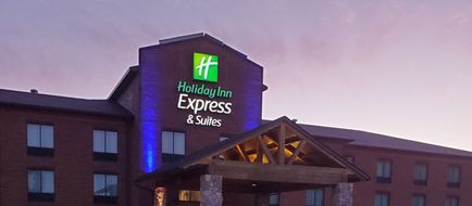 Holiday Inn Express and Suites Donegal Exterior