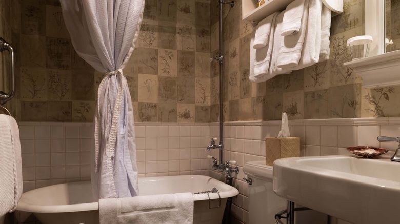 <b>Hearthstone Inn Room</b>. Images powered by <a href="https://www.leonardoworldwide.com/" title="Leonardo Worldwide" target="_blank">Leonardo</a>.