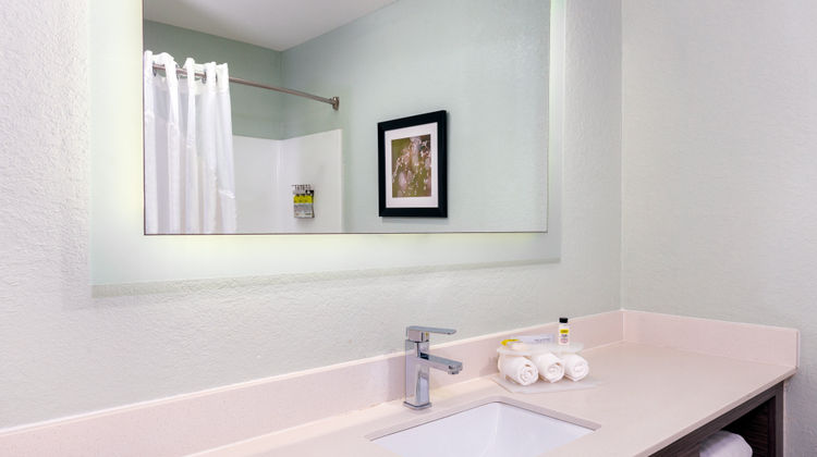 Holiday Inn Express Naples North Room