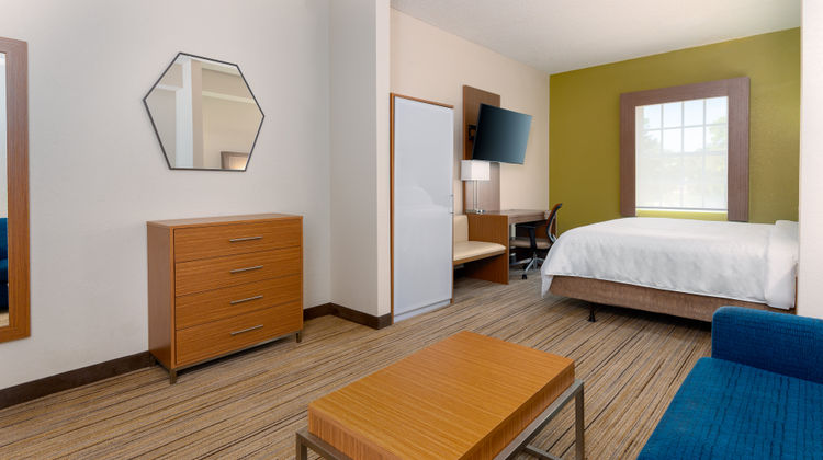 Holiday Inn Express Naples North Suite