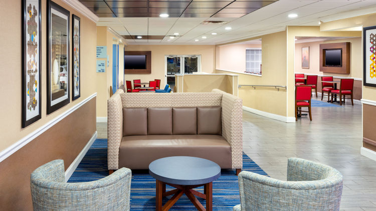 Holiday Inn Express Naples North Lobby