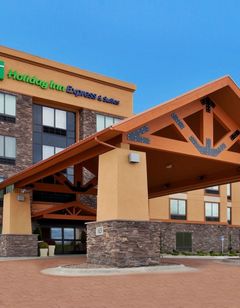 Holiday Inn Express Hotel & Suites