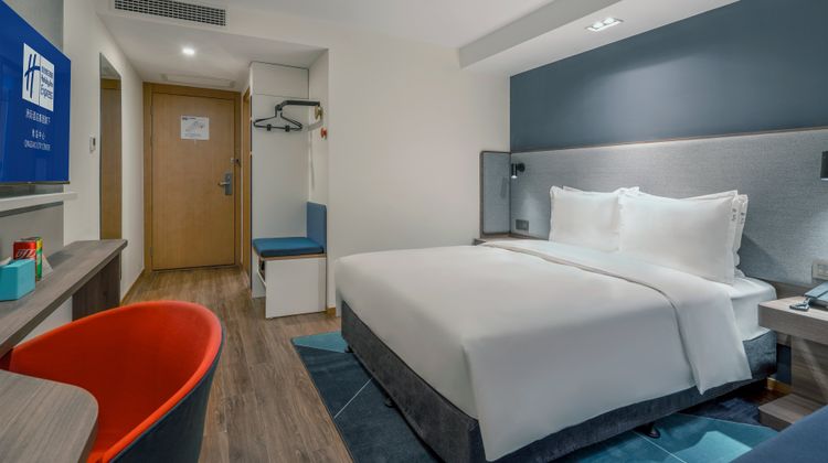 Holiday Inn Express Qingdao City Center Room