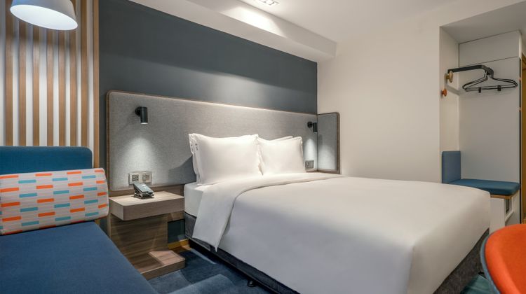 Holiday Inn Express Qingdao City Center Room
