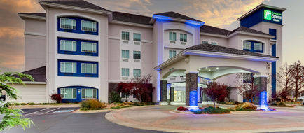 Holiday Inn Express & Suites Ardmore Exterior
