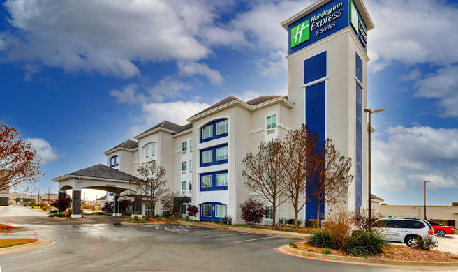 Holiday Inn Express & Suites Ardmore Exterior