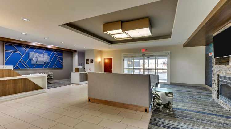 Holiday Inn Express & Suites Ardmore Lobby