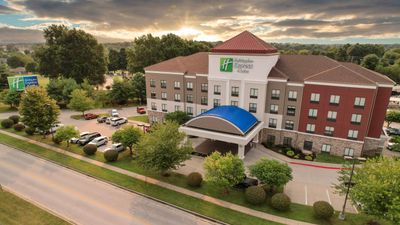 Holiday Inn Express & Stes Medical Dist