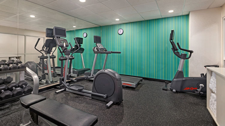 Holiday Inn Express Hotel & Suites Health Club