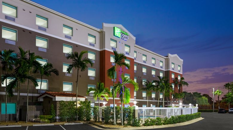 <b>Holiday Inn Express Hotel & Suites Exterior</b>. Images powered by <a href="https://www.leonardoworldwide.com/" title="Leonardo Worldwide" target="_blank">Leonardo</a>.