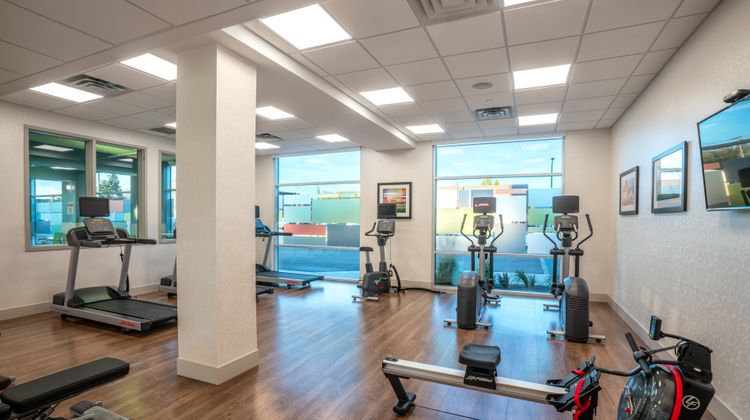 Holiday Inn Express & Suites Brandon Health Club