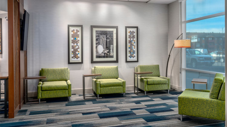 Holiday Inn Express & Suites Brandon Lobby