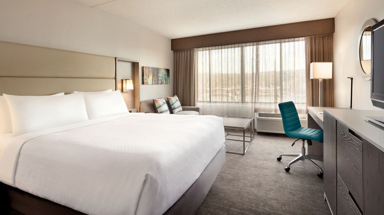 Crowne Plaza Englewood, an IHG Hotel Room