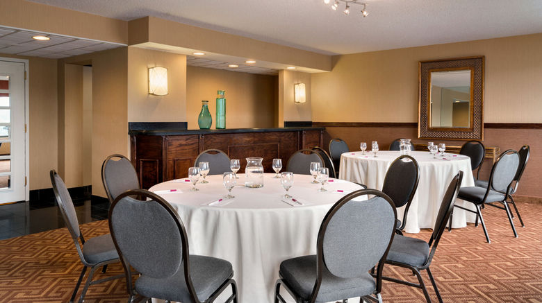 <b>Crowne Plaza Englewood, an IHG Hotel Ballroom</b>. Images powered by <a href="https://www.leonardoworldwide.com/" title="Leonardo Worldwide" target="_blank">Leonardo</a>.