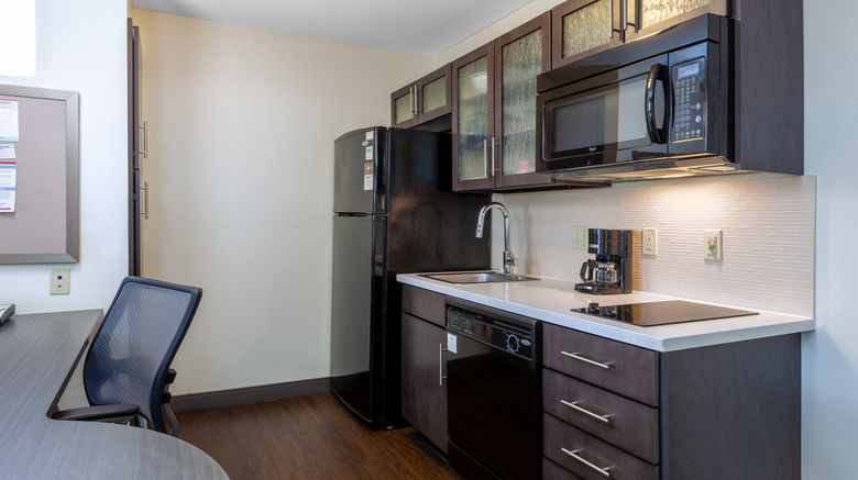 <b>Candlewood Suites Kalamazoo Suite</b>. Images powered by <a href="https://www.leonardoworldwide.com/" title="Leonardo Worldwide" target="_blank">Leonardo</a>.