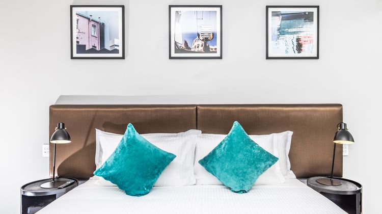 Holiday Inn & Stes Sydney Bondi Junction Room