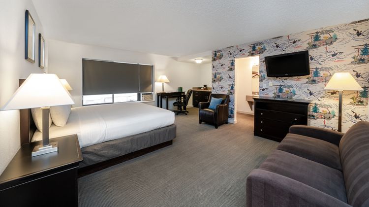 The Grove Inn Suite