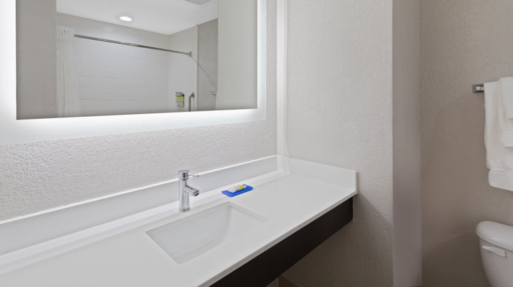 Holiday Inn Express Hotel & Suites Room