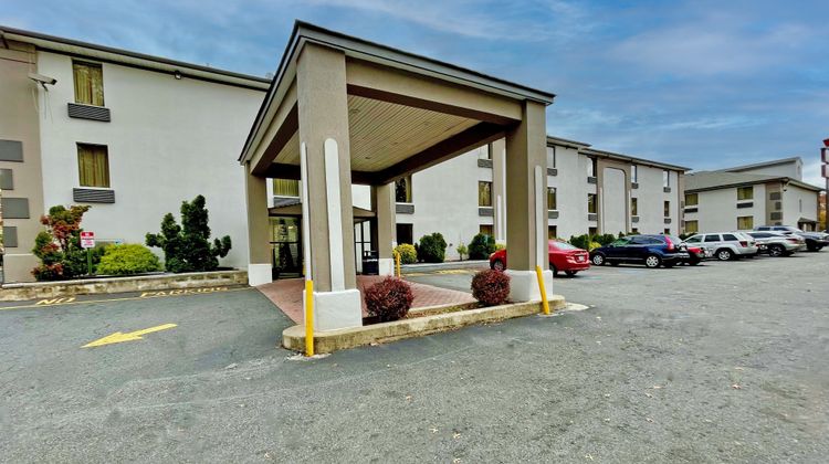 Red Carpet Inn - Newark Airport Exterior