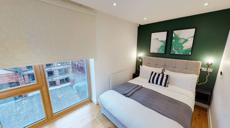 Quay Apartments Manchester Exterior