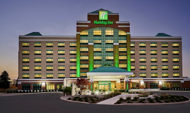 Holiday Inn & Suites Oakville @ Bronte Exterior