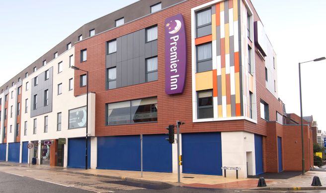 Premier Inn Camberley Exterior