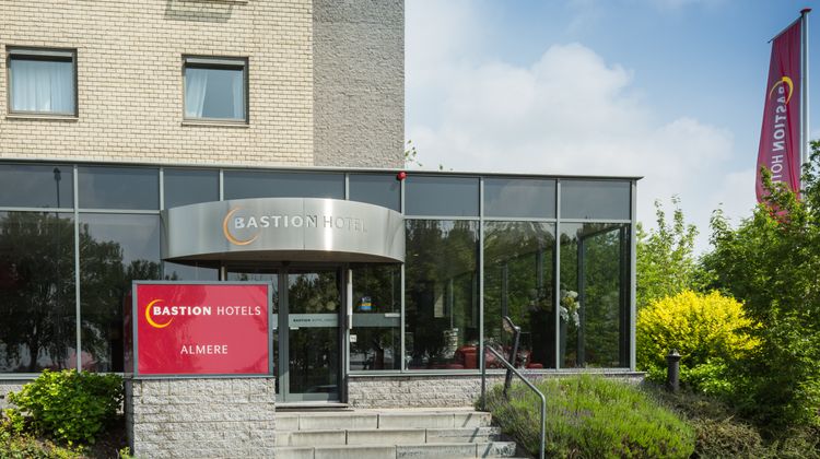 Bastion Hotel Exterior