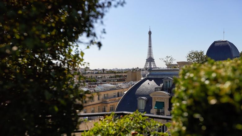 <b>Raphael Hotel Paris Exterior</b>. Images powered by <a href=https://www.travelagewest.com/Hotels/Paris/