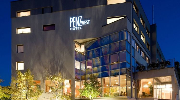 Penz West Hotel Exterior