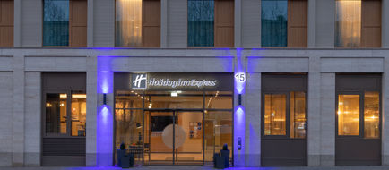 Holiday Inn Express & Suites Potsdam Exterior