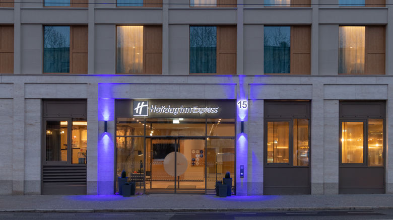 <b>Holiday Inn Express & Suites Potsdam Exterior</b>. Images powered by <a href="https://www.leonardoworldwide.com/" title="Leonardo Worldwide" target="_blank">Leonardo</a>.