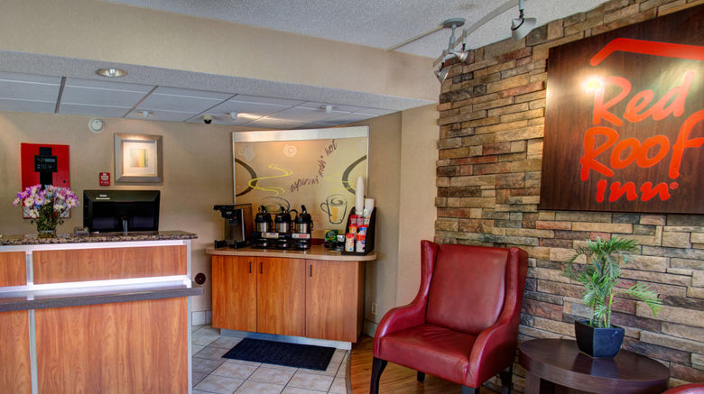 <b>Red Roof Inn Pensacola – I-10 at Davis Lobby</b>. Images powered by <a href="https://www.leonardoworldwide.com/" title="Leonardo Worldwide" target="_blank">Leonardo</a>.